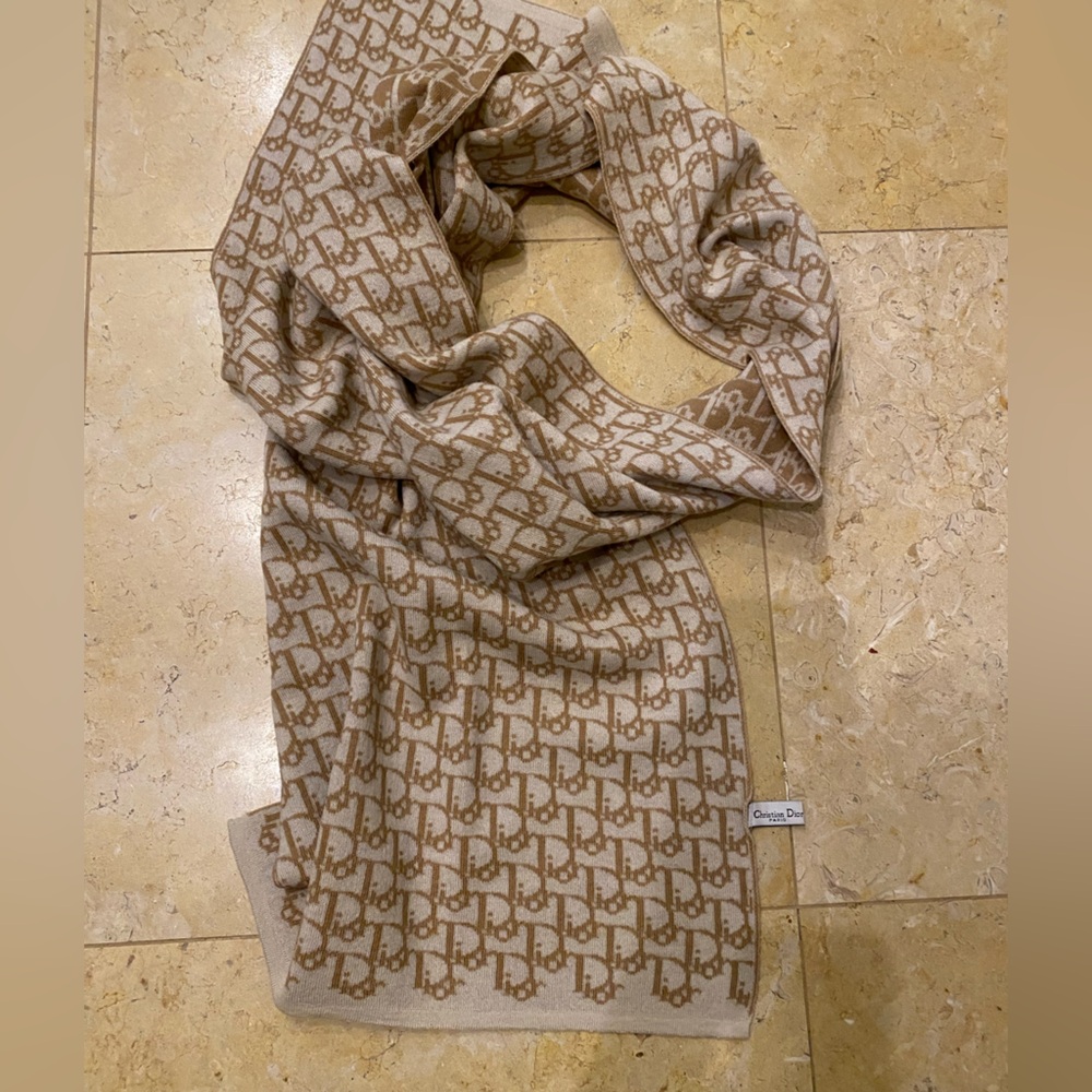 Women’s designer Christian Dior muffler scarf